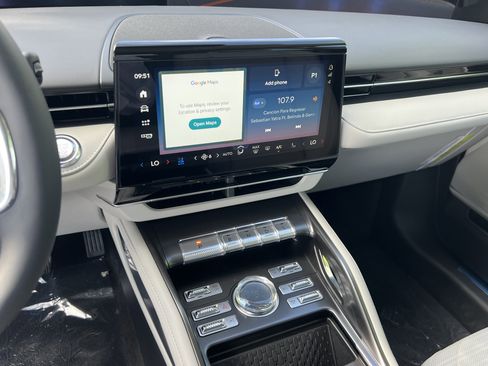 New 2026 Lincoln Nautilus Reserve image 13