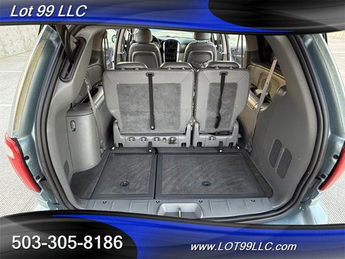 Used 2005 Chrysler Town & Country Touring w/ Luxury Group image 11