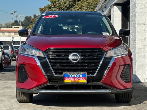 Used 2023 Nissan Kicks SV image 9