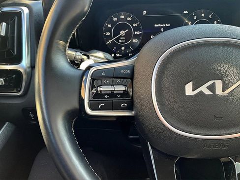 Used 2023 Kia Sorento SX image 17