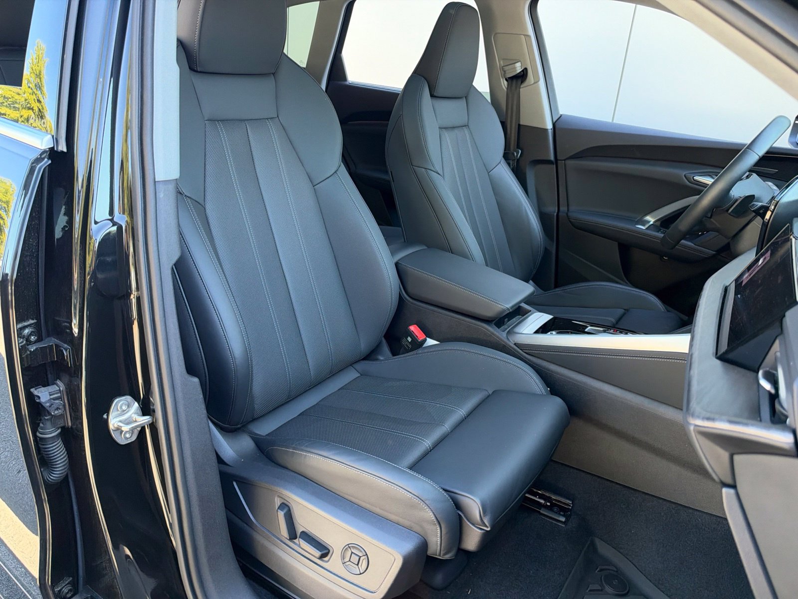 Used 2025 Audi Q5 Prestige AWD/4WD image 34