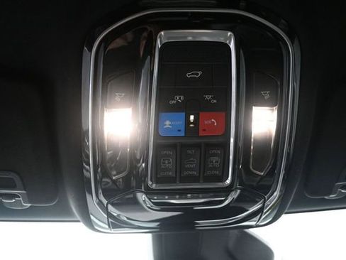 Used 2022 Jeep Grand Cherokee Overland AWD/4WD image 20