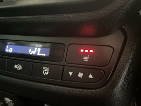 Used 2025 Honda Pilot Elite image 13