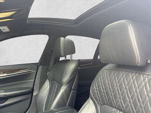 Used 2019 BMW M550i xDrive AWD/4WD image 11