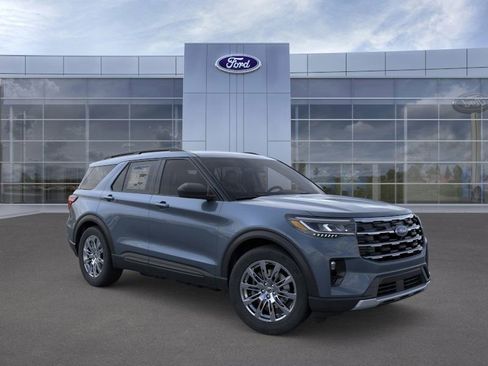 New 2026 Ford Explorer Active w/ Active Comfort Package image 7
