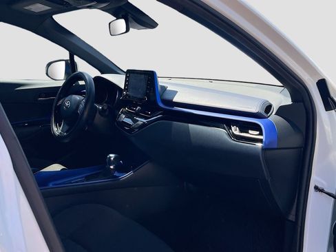 Used 2021 Toyota C-HR XLE FWD image 26