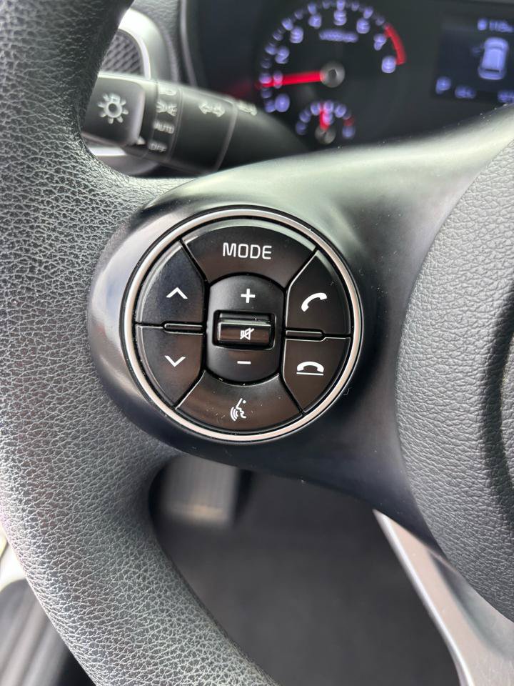 Used 2020 Kia Soul LX FWD image 13