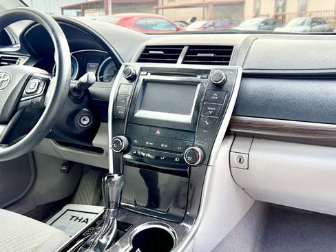 Used 2016 Toyota Camry LE image 14