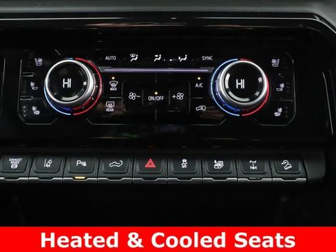 Used 2025 GMC Sierra 2500 AT4X image 4