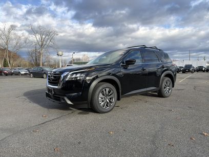 New 2025 Nissan Pathfinder SV