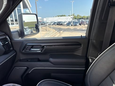 Used 2025 GMC Sierra 2500 AT4X AWD/4WD image 31