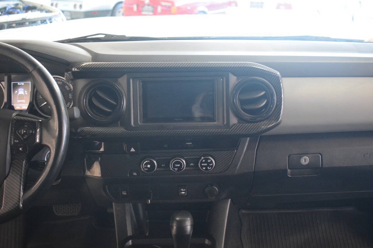 Used 2017 Toyota Tacoma SR5 RWD image 33
