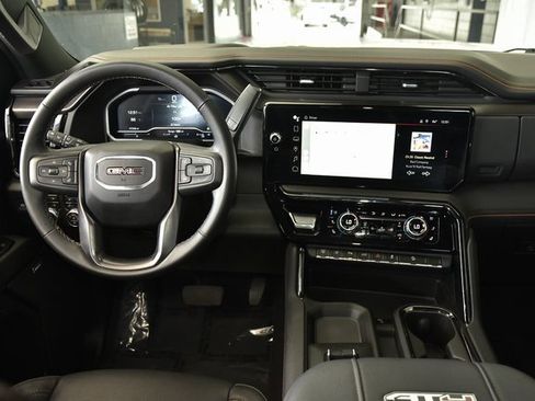 Used 2024 GMC Sierra 2500 AT4 image 39