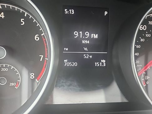 Used 2018 Volkswagen Golf SE image 21