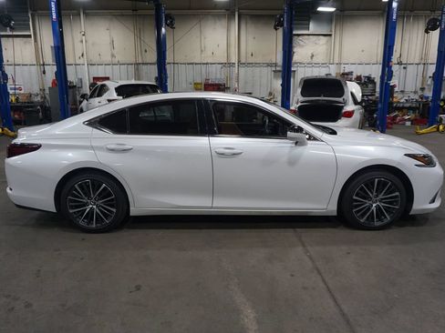 Used 2023 Lexus ES 350 w/ Premium Package FWD image 25
