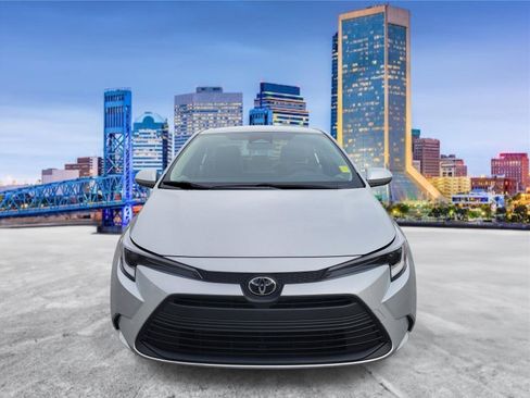 Used 2026 Toyota Corolla LE FWD image 5