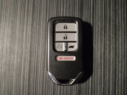 Used 2018 Honda Pilot Touring image 32