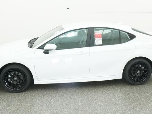 New 2026 Toyota Camry SE FWD image 3