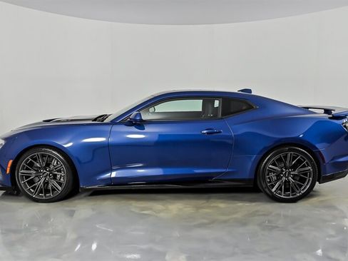 Used 2021 Chevrolet Camaro ZL1 RWD image 6
