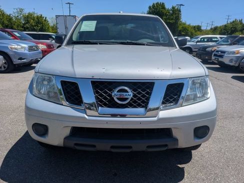 Used 2013 Nissan Frontier SV AWD/4WD image 2
