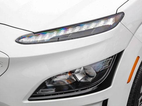 Certified 2023 Hyundai Kona SE image 5