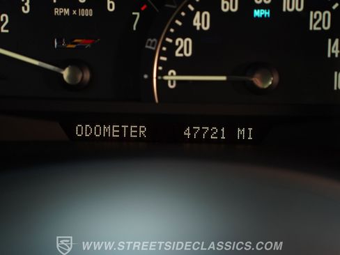 Used 2006 Cadillac XLR V image 40