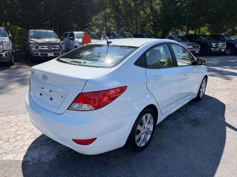 Used 2014 Hyundai Accent GLS w/ Option Group 2 FWD image 5
