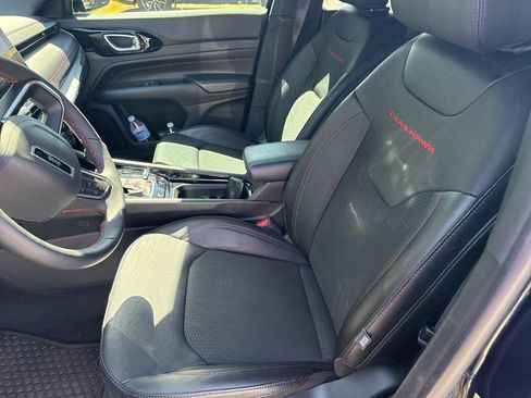 Used 2024 Jeep Compass Trailhawk image 6