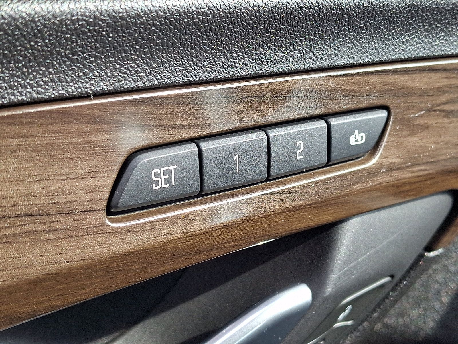 Used 2018 GMC Terrain Denali w/ Advanced Safety Package AWD/4WD image 24