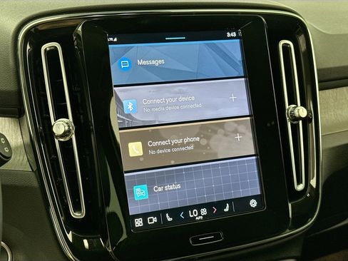 Used 2023 Volvo XC40 B4 Core w/ Convenience Package image 14