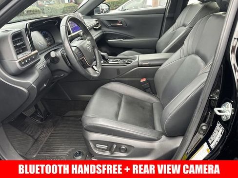 Used 2025 Toyota Crown Signia image 3