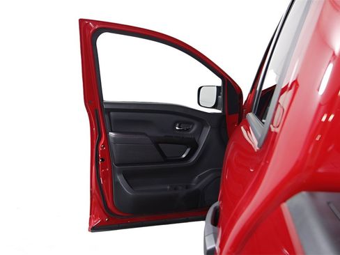 Used 2024 Nissan Titan PRO-4X w/ Off Road Protection Package image 12