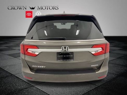 Used 2018 Honda Odyssey Touring image 5
