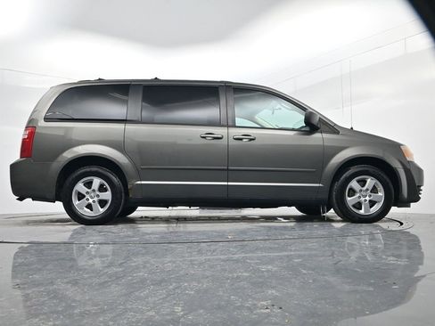 Used 2010 Dodge Grand Caravan Hero image 38