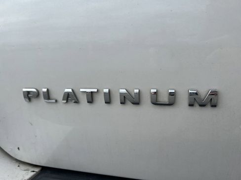 Used 2016 Ford Expedition EL Platinum image 5