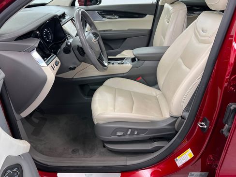 Used 2022 Cadillac XT6 Premium Luxury w/ Technology Package image 17