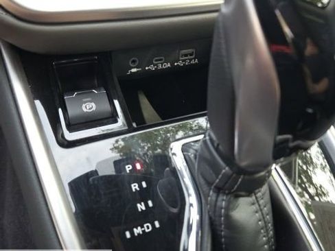 Certified 2025 Subaru Outback Onyx Edition image 30