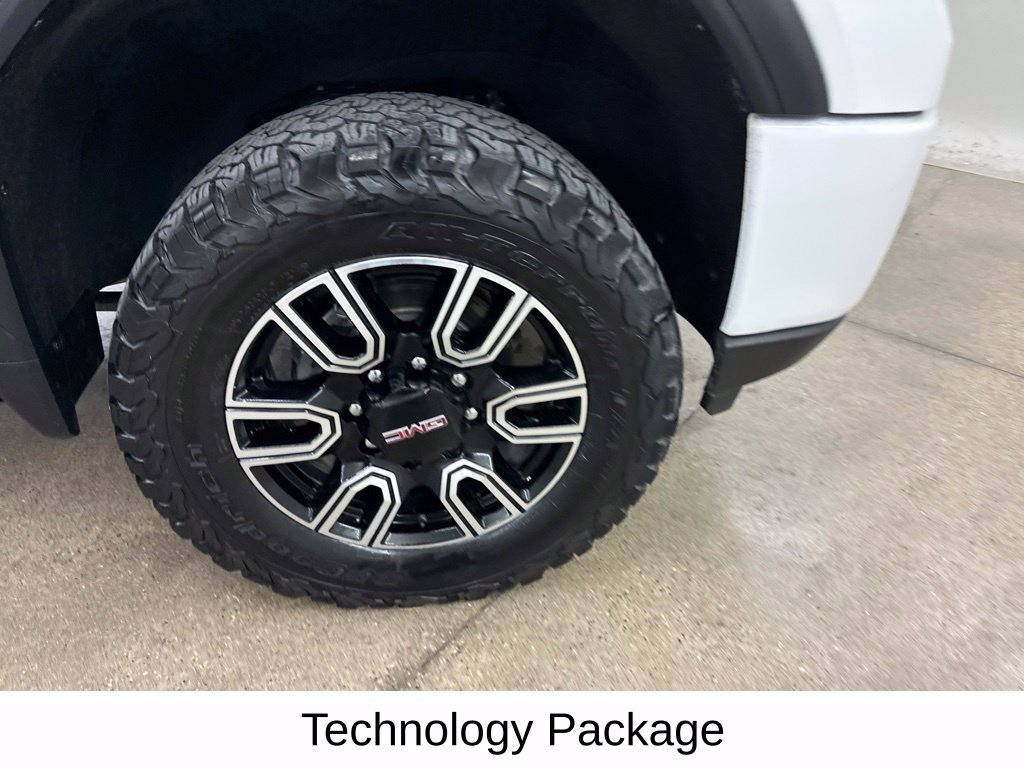 Used 2021 GMC Sierra 2500 AT4 w/ AT4 Premium Plus Package AWD/4WD image 17