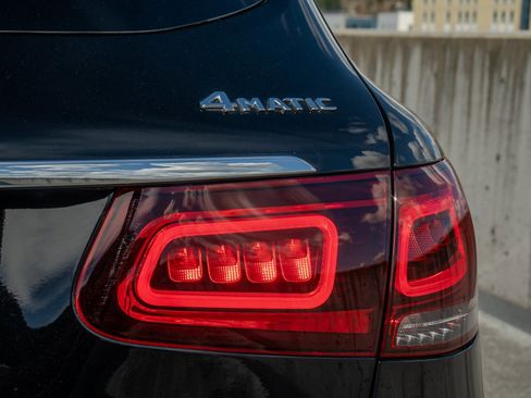 Used 2022 Mercedes-Benz GLC 300 4MATIC image 10