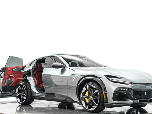 Used 2025 Ferrari Purosangue AWD/4WD image 32
