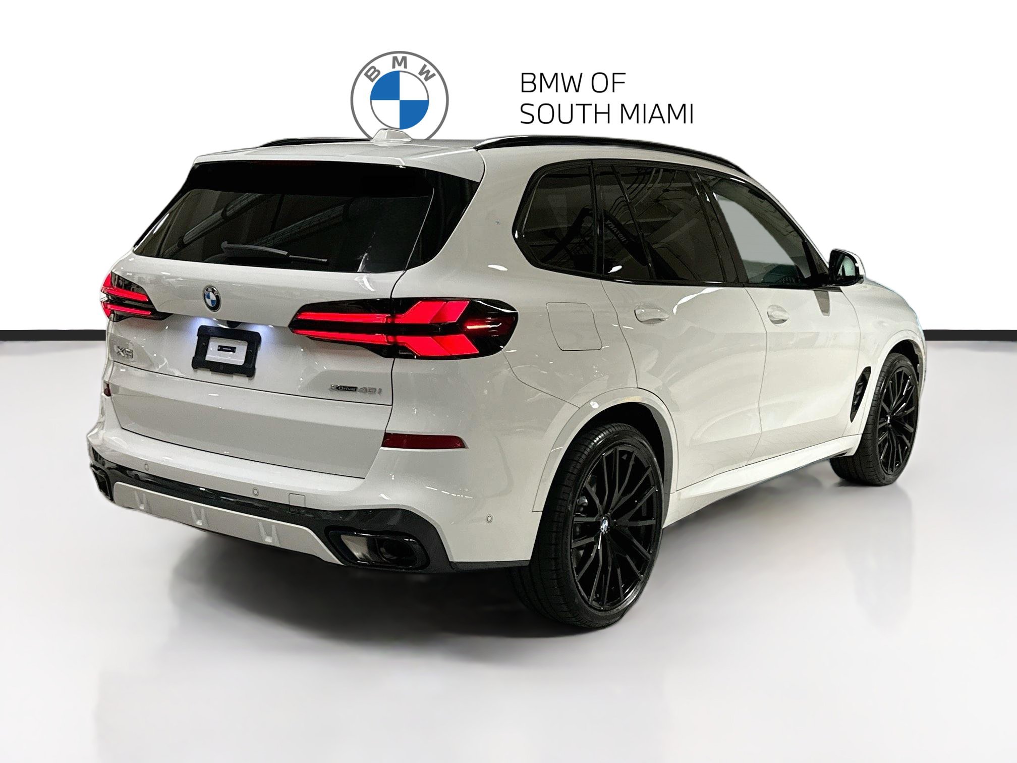 Used 2024 BMW X5 xDrive40i w/ M Sport Package AWD/4WD image 7