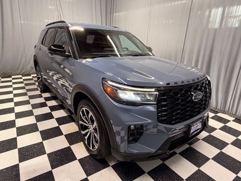 Used 2025 Ford Explorer ST-Line AWD/4WD image 5