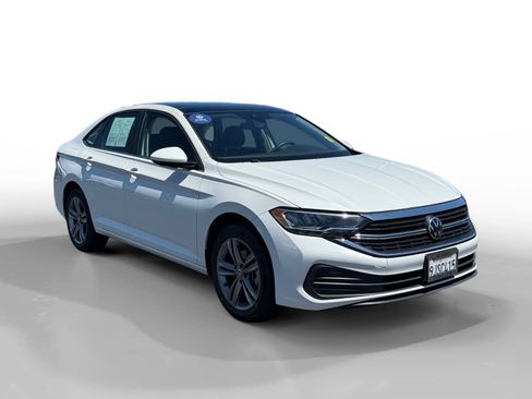 Certified 2023 Volkswagen Jetta SE FWD image 7