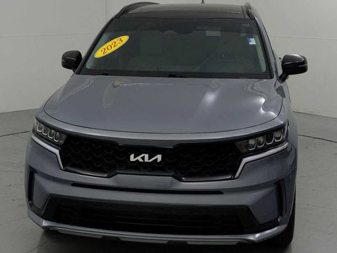 Used 2023 Kia Sorento S w/ Panoramic Sunroof Package FWD image 3