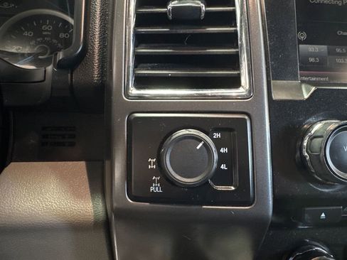 Used 2015 Ford F150 XLT w/ Equipment Group 302A Luxury image 16