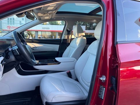 Used 2025 Hyundai Tucson Limited image 10