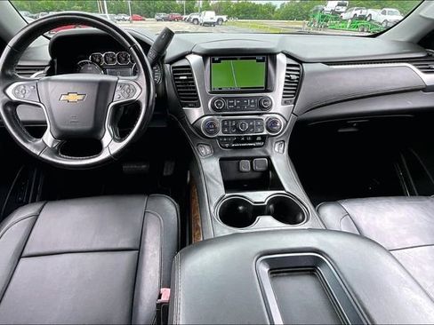 Used 2018 Chevrolet Suburban LT RWD image 7