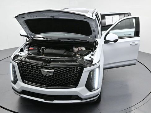 Certified 2026 Cadillac Escalade ESV Platinum Sport w/ LPO, ONYX Package AWD/4WD image 48