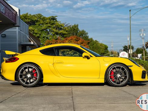Used 2016 Porsche Cayman GT4 RWD image 10