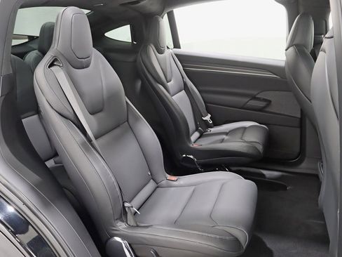 Used 2022 Tesla Model X Plaid image 31